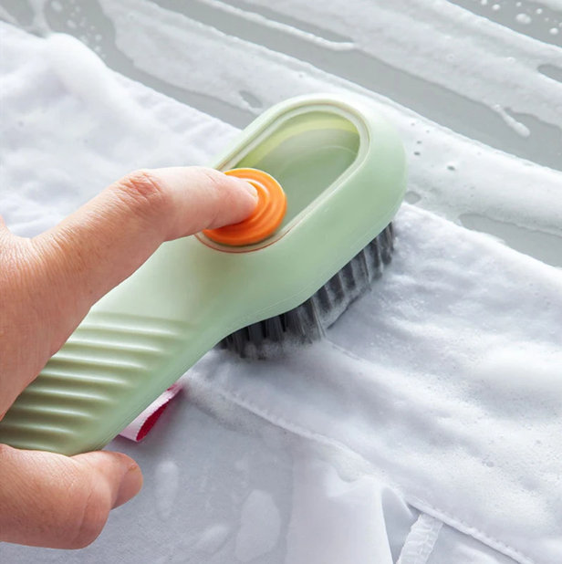 Automatic Liquid Discharge Shoe Brush in use